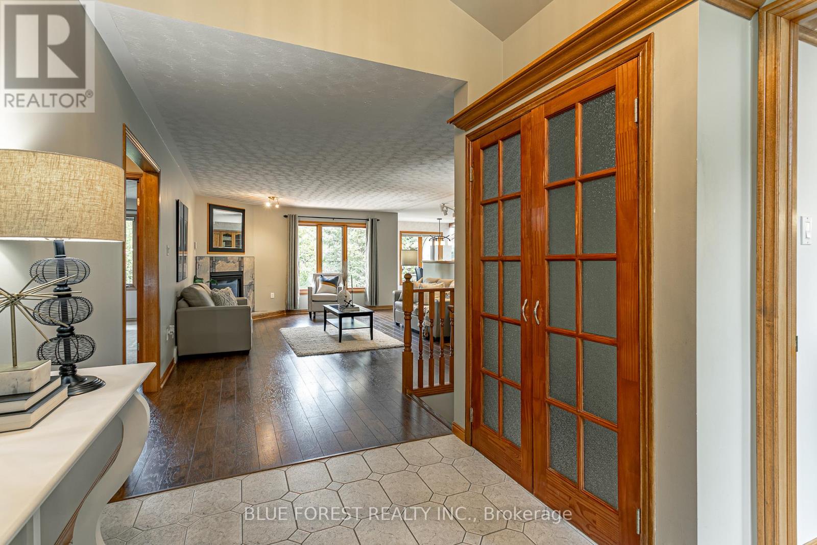 15 Calvert Place, Thames Centre, Ontario  N0L 1G3 - Photo 5 - X12420908