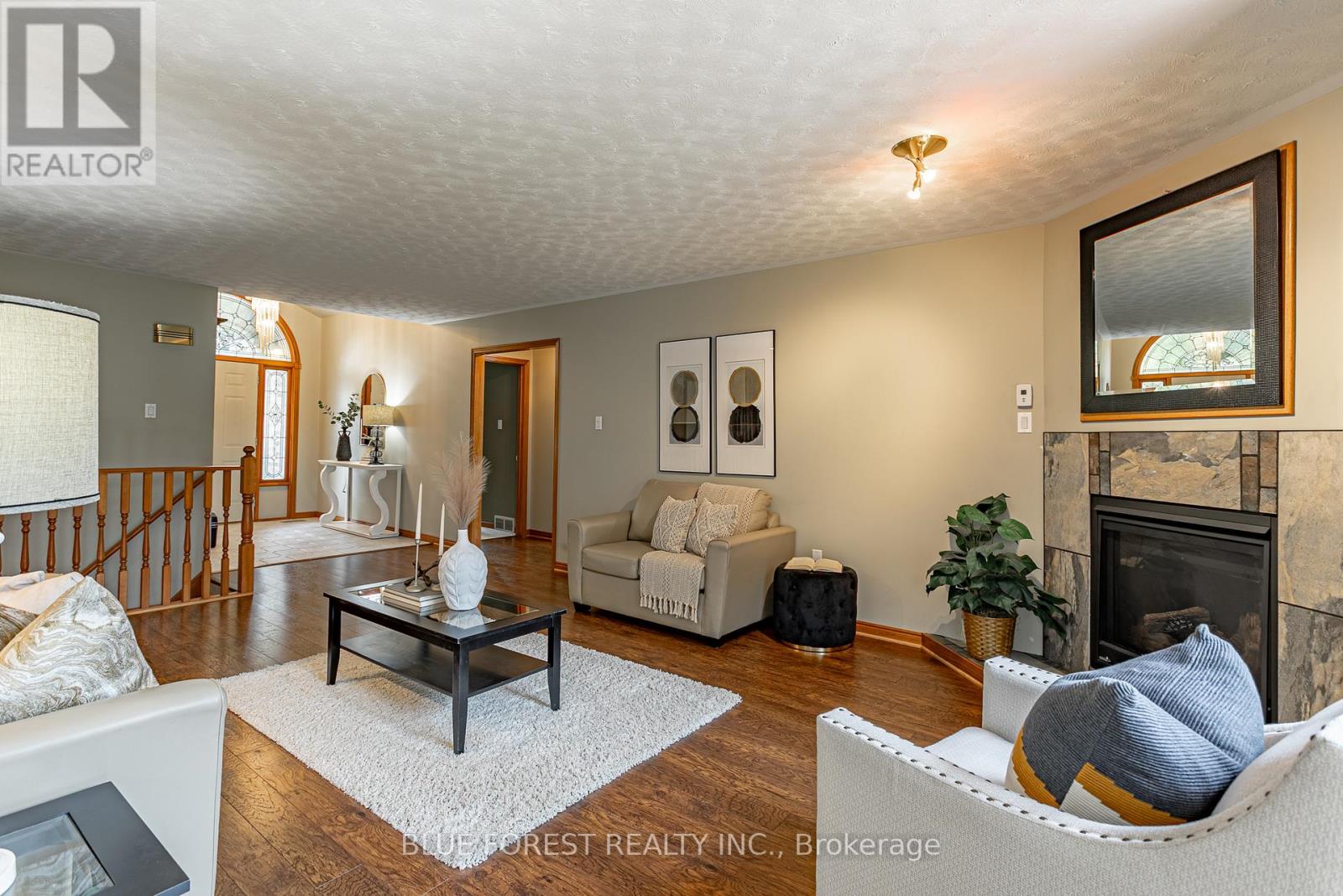 15 Calvert Place, Thames Centre, Ontario  N0L 1G3 - Photo 7 - X12420908