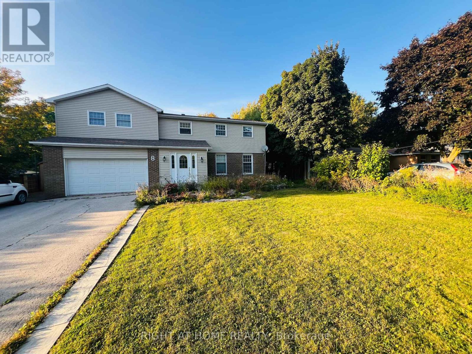 8 GALLACHER AVENUE, Richmond Hill, Ontario