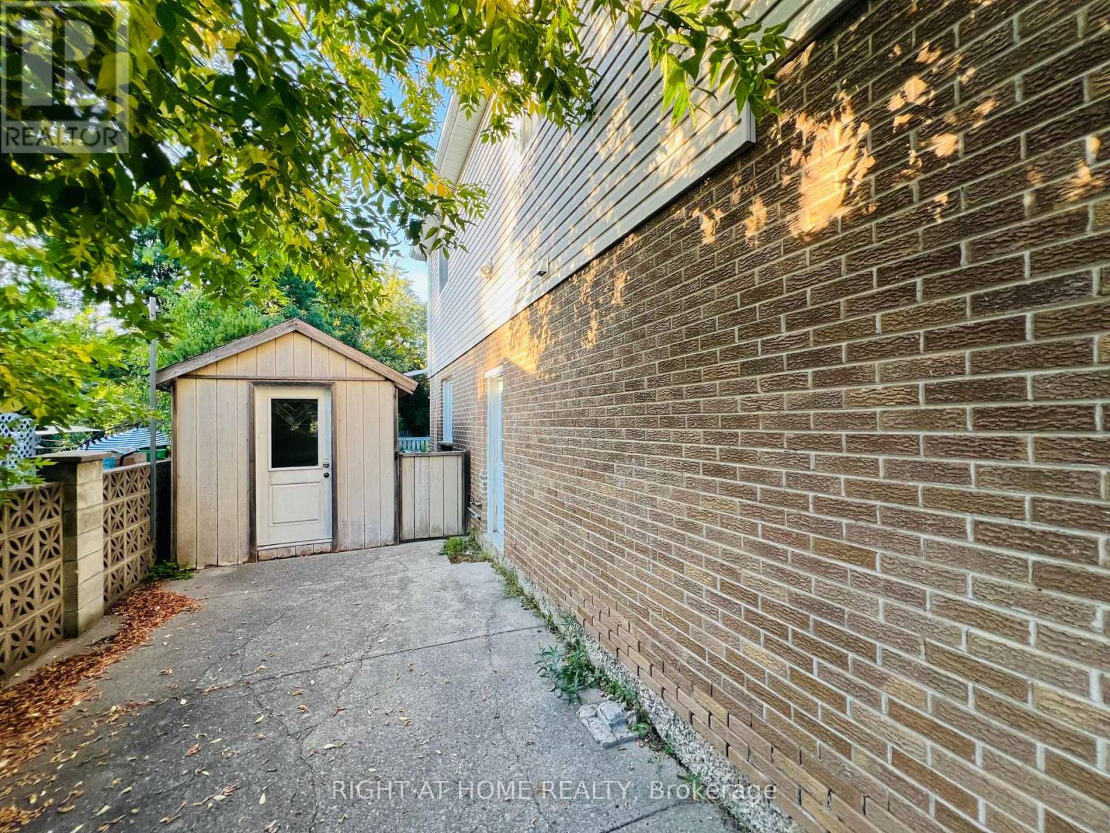 8 Gallacher Avenue, Richmond Hill, Ontario  L4E 2W9 - Photo 10 - N12420704