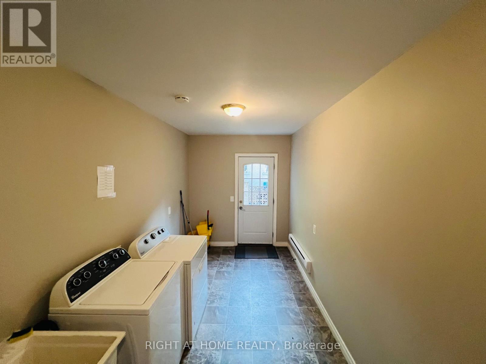 8 Gallacher Avenue, Richmond Hill, Ontario  L4E 2W9 - Photo 14 - N12420704