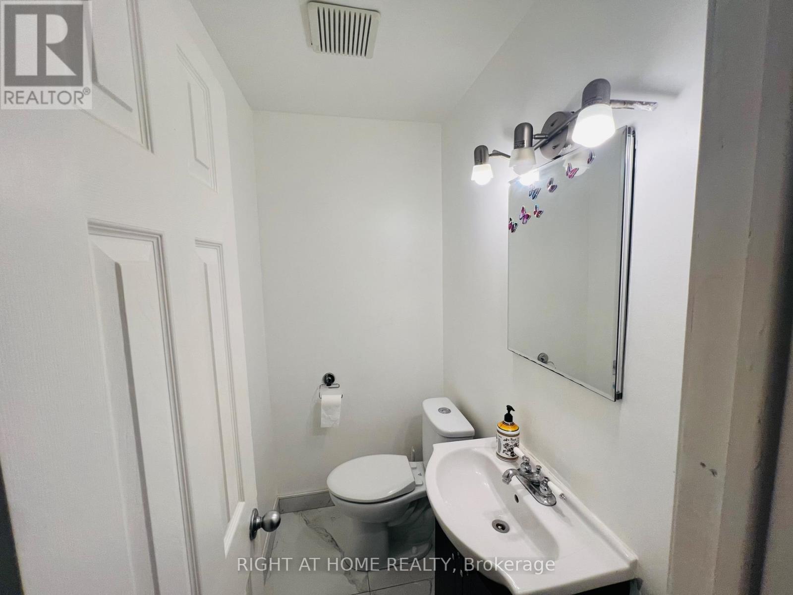 8 Gallacher Avenue, Richmond Hill, Ontario  L4E 2W9 - Photo 16 - N12420704