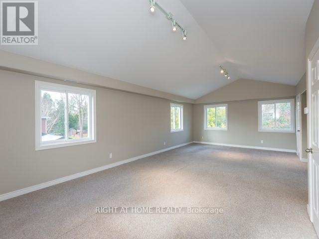 8 Gallacher Avenue, Richmond Hill, Ontario  L4E 2W9 - Photo 21 - N12420704