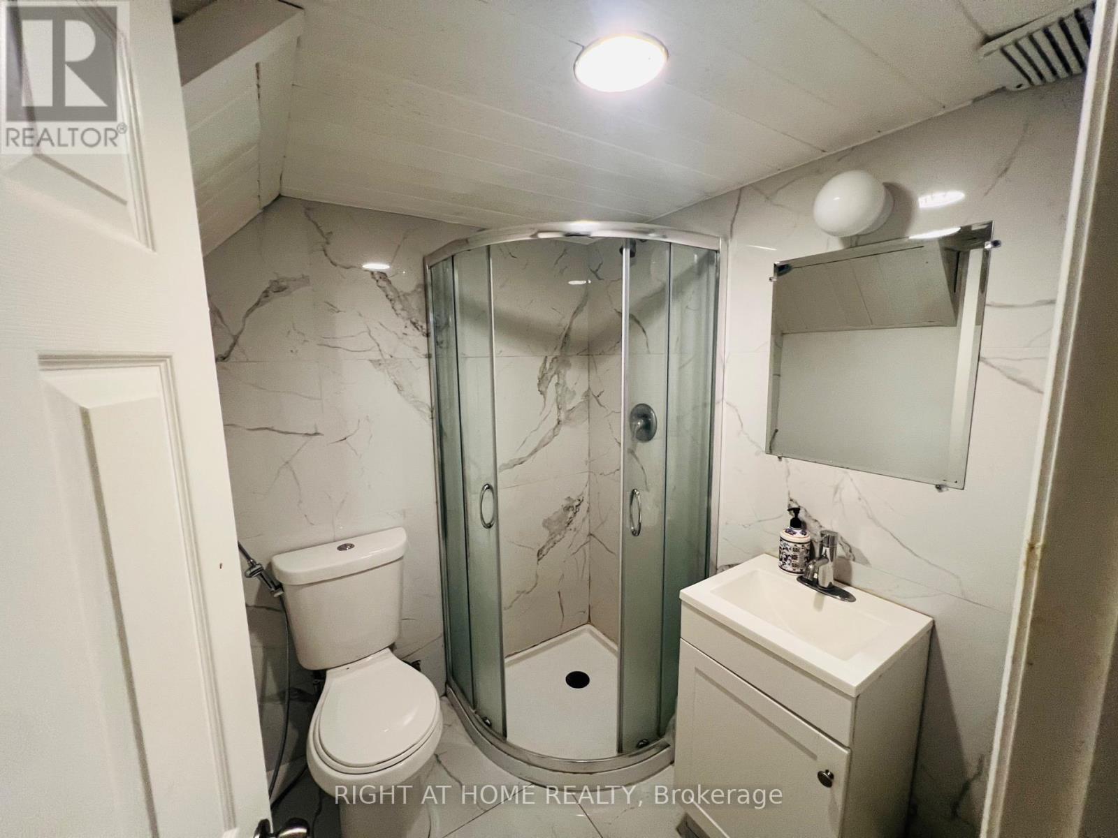 8 Gallacher Avenue, Richmond Hill, Ontario  L4E 2W9 - Photo 39 - N12420704