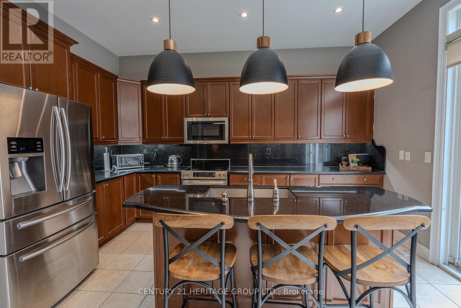 20 Altus Park Drive, Vaughan, Ontario  L6A 0Z5 - Photo 11 - N12420728