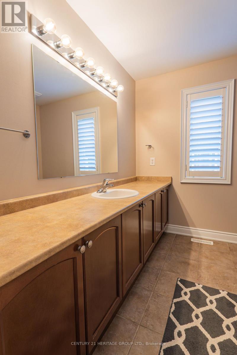 20 Altus Park Drive, Vaughan, Ontario  L6A 0Z5 - Photo 18 - N12420728