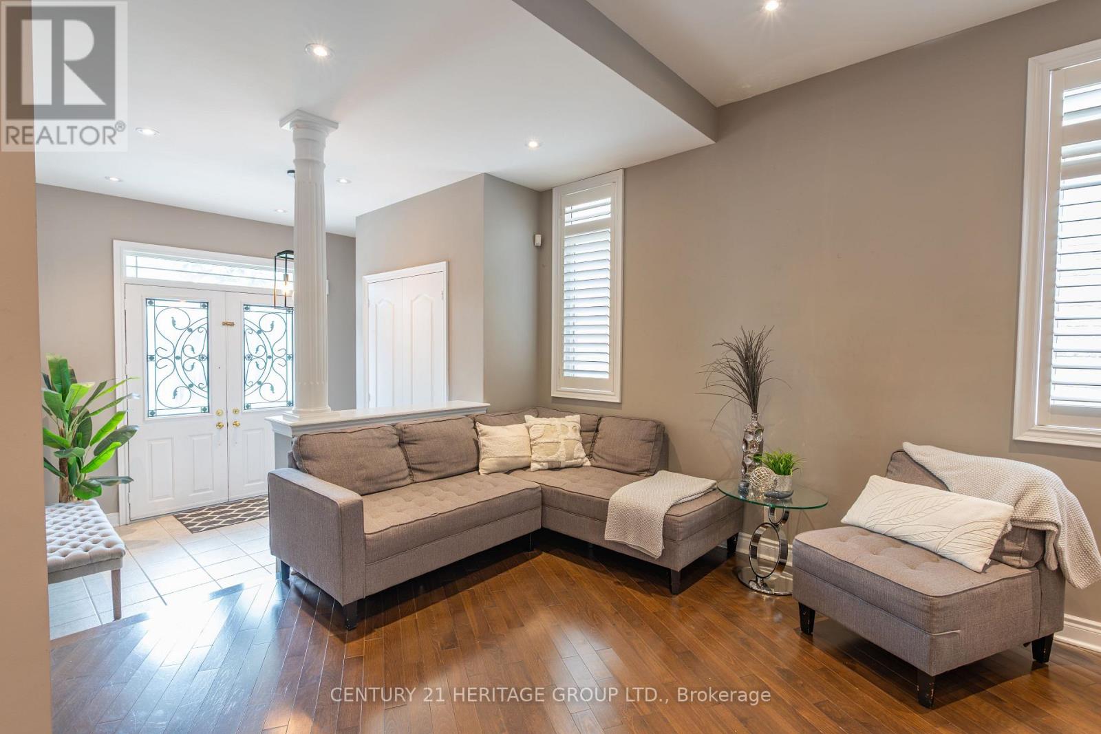 20 Altus Park Drive, Vaughan, Ontario  L6A 0Z5 - Photo 3 - N12420728