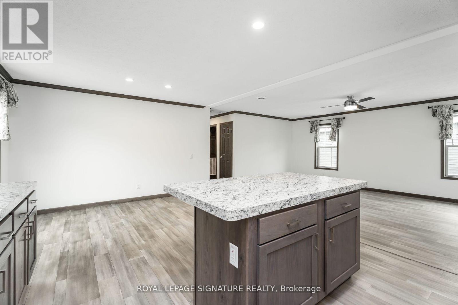 12 Briarwood Place, Innisfil, Ontario  L0L 1L0 - Photo 17 - N12420744