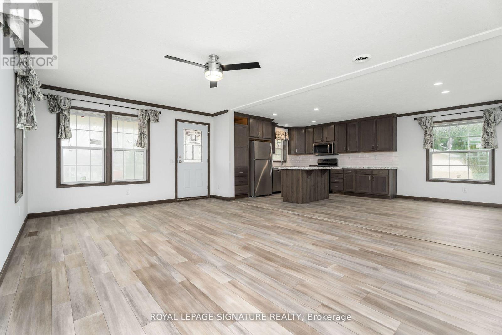 12 Briarwood Place, Innisfil, Ontario  L0L 1L0 - Photo 8 - N12420744