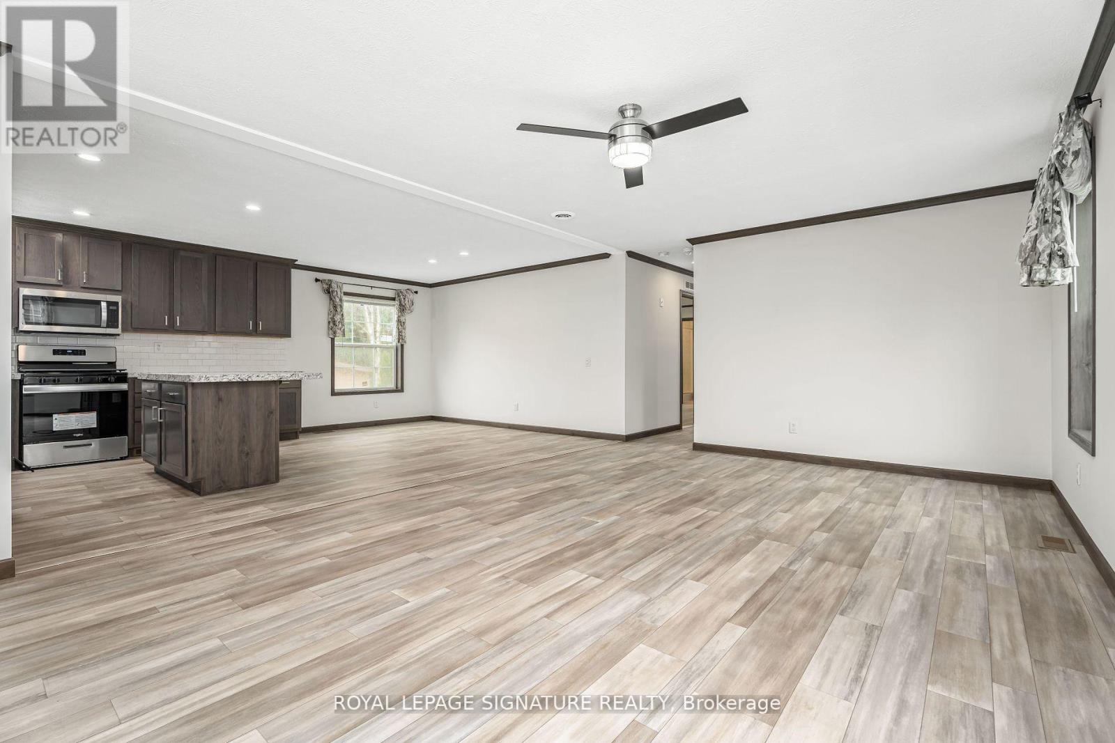 12 Briarwood Place, Innisfil, Ontario  L0L 1L0 - Photo 9 - N12420744