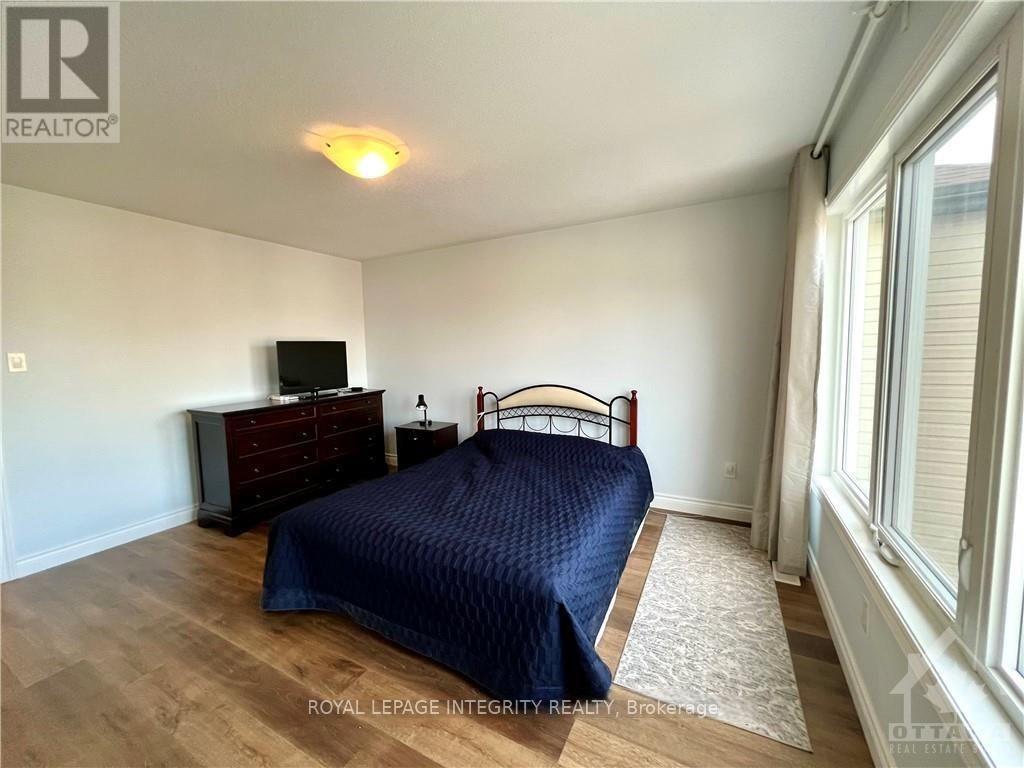 156 Westover Crescent, Ottawa, Ontario  K2T 0K6 - Photo 12 - X12420795