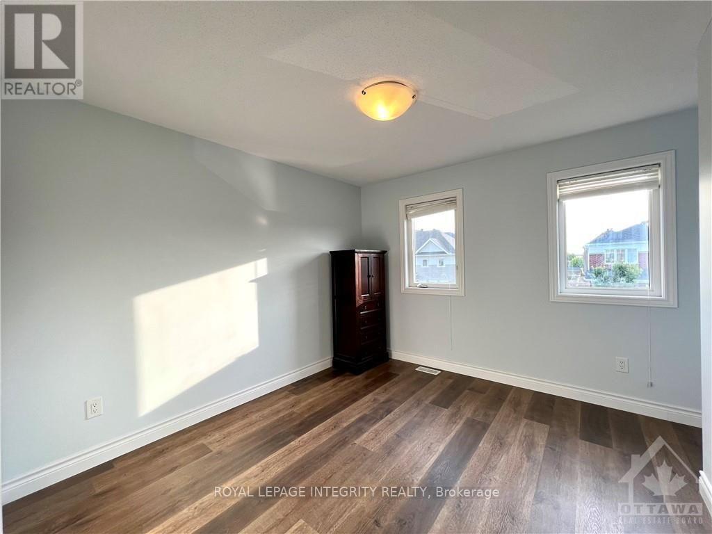156 Westover Crescent, Ottawa, Ontario  K2T 0K6 - Photo 15 - X12420795