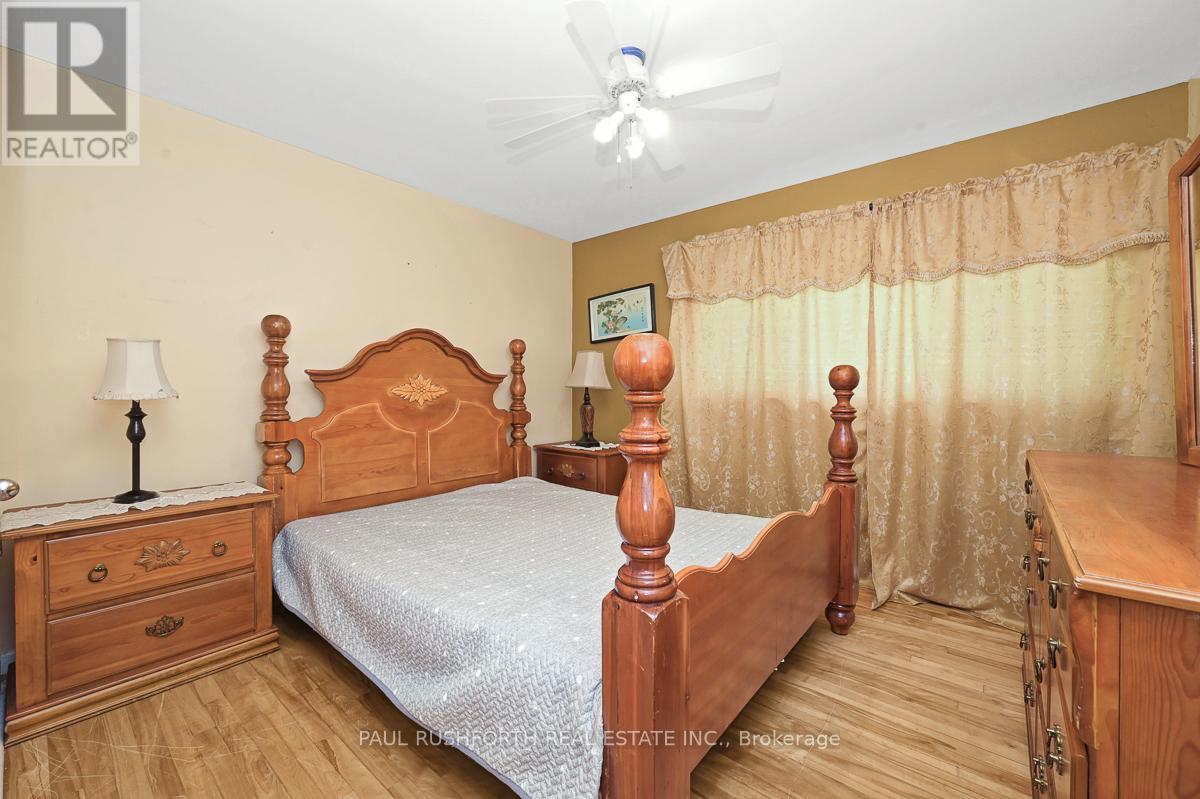 838 Borthwick Avenue, Ottawa, Ontario  K1K 2M8 - Photo 12 - X12420817