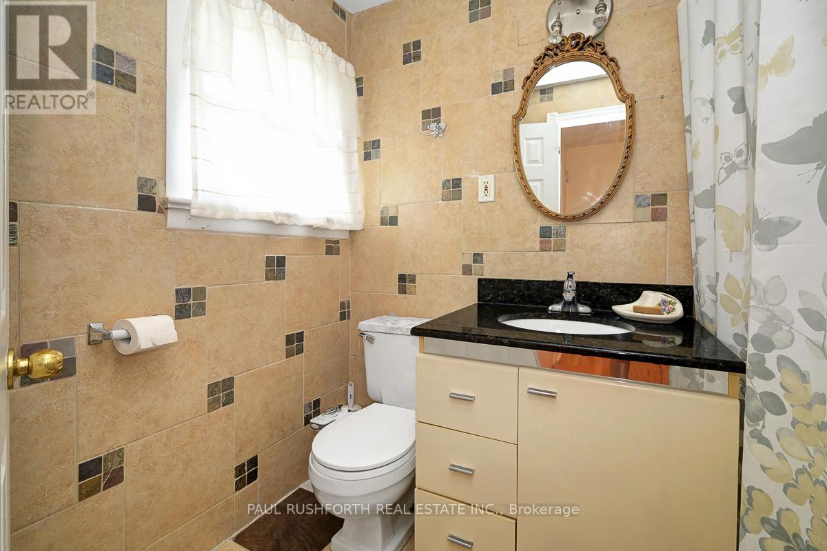 838 Borthwick Avenue, Ottawa, Ontario  K1K 2M8 - Photo 13 - X12420817