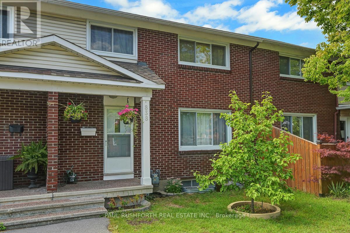 838 Borthwick Avenue, Ottawa, Ontario  K1K 2M8 - Photo 2 - X12420817