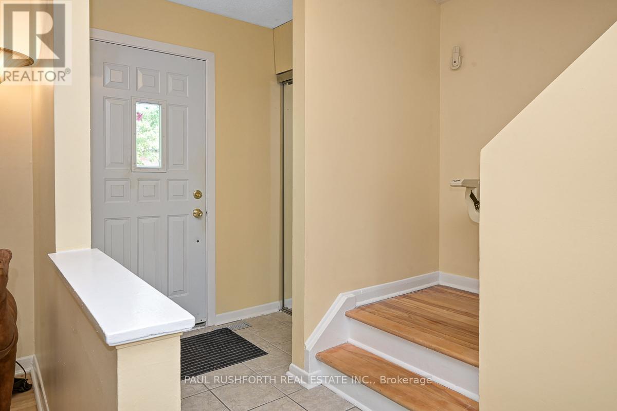 838 Borthwick Avenue, Ottawa, Ontario  K1K 2M8 - Photo 3 - X12420817
