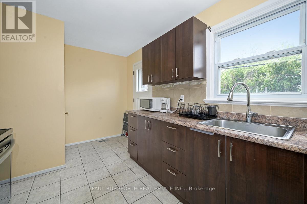 838 Borthwick Avenue, Ottawa, Ontario  K1K 2M8 - Photo 9 - X12420817