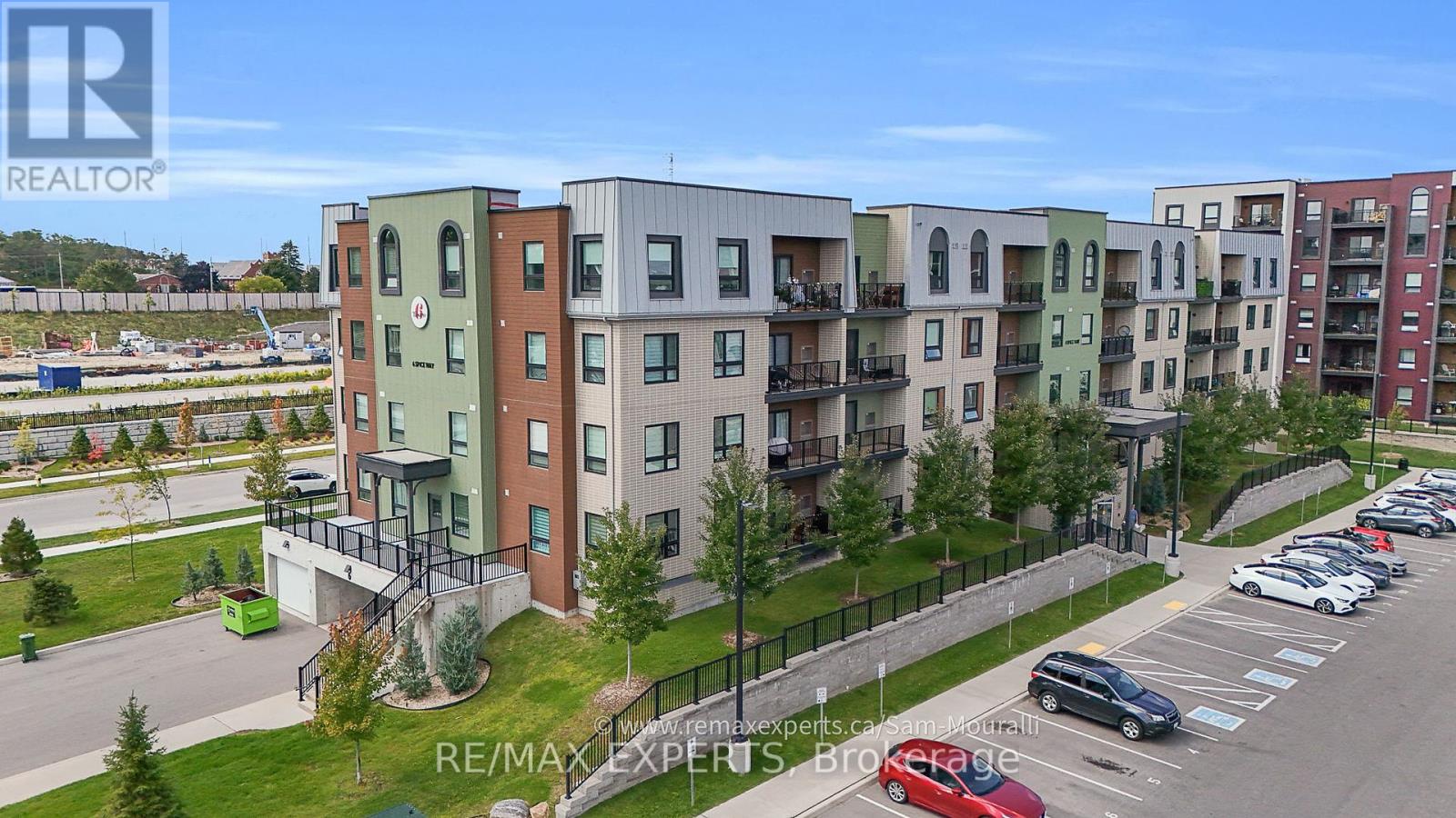 207 - 6 SPICE WAY, Barrie, Ontario