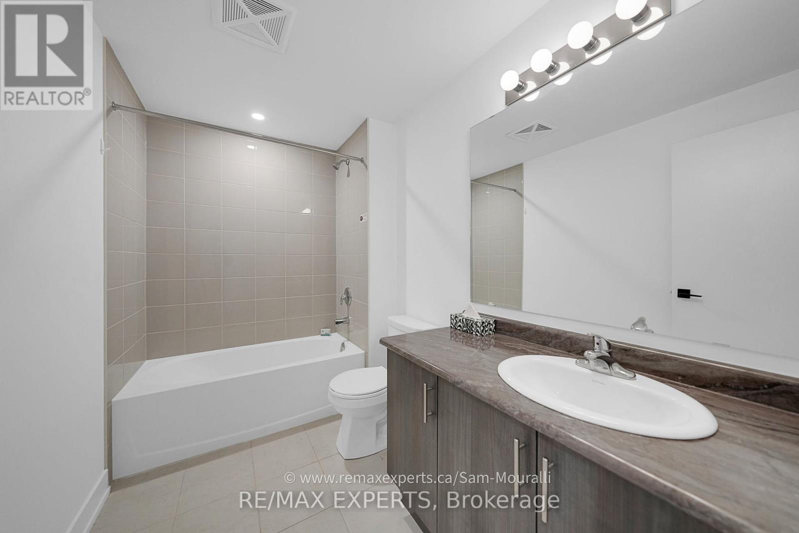 207 - 6 Spice Way, Barrie, Ontario  L9J 0J9 - Photo 31 - S12420694