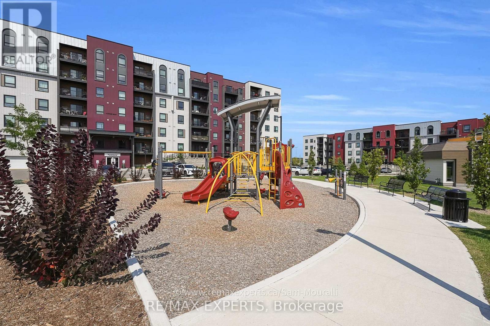 207 - 6 Spice Way, Barrie, Ontario  L9J 0J9 - Photo 7 - S12420694