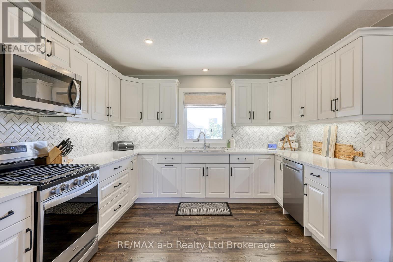 49286 Ashland Avenue, Malahide (Lyons), Ontario  N0L 2J0 - Photo 11 - X12420869