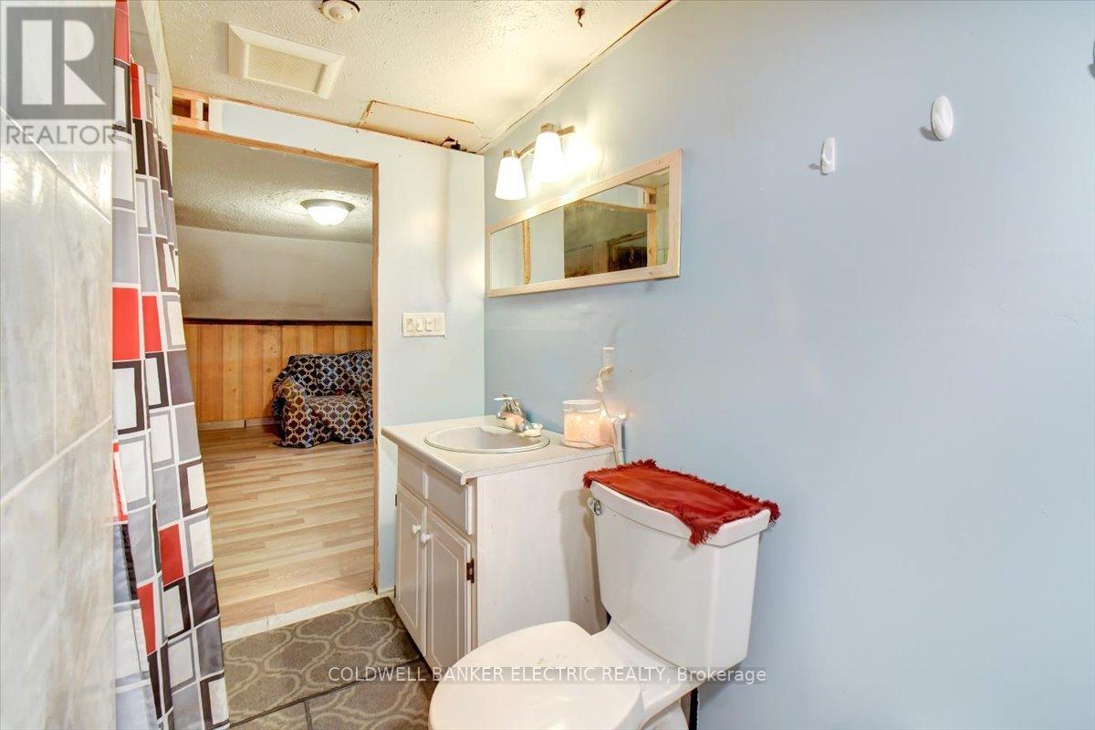 450 Thomasburg Road, Centre Hastings, Ontario  K0K 3H0 - Photo 18 - X12397159