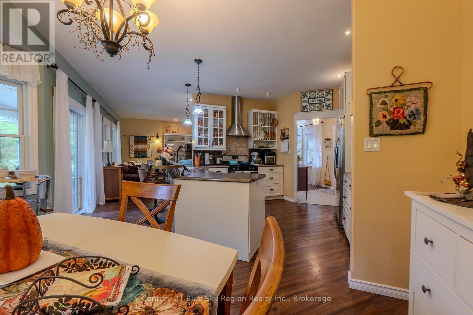200 Memorial Drive E, Powassan, Ontario  P0H 1Z0 - Photo 16 - X12420760