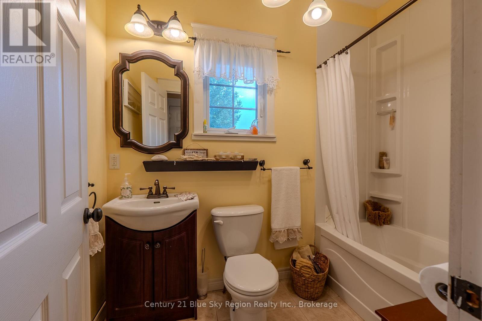 200 Memorial Drive E, Powassan, Ontario  P0H 1Z0 - Photo 31 - X12420760