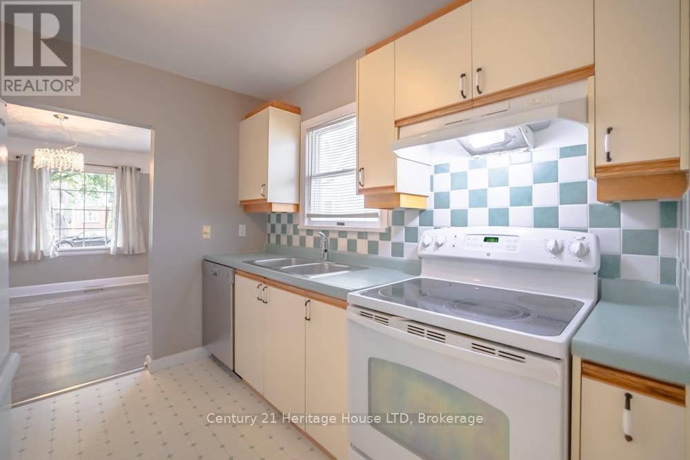 68 Wallace Avenue S, Welland, Ontario  L3B 1R5 - Photo 11 - X12420763