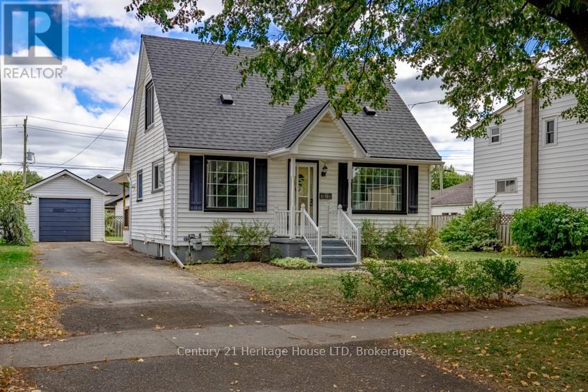 68 Wallace Avenue S, Welland, Ontario  L3B 1R5 - Photo 2 - X12420763