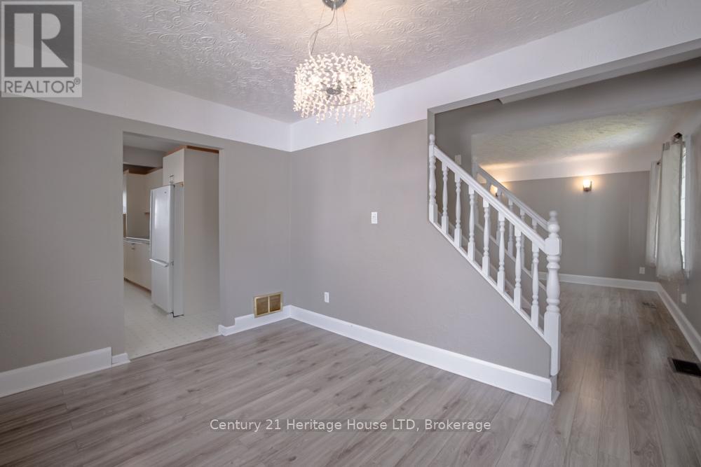 68 Wallace Avenue S, Welland, Ontario  L3B 1R5 - Photo 7 - X12420763