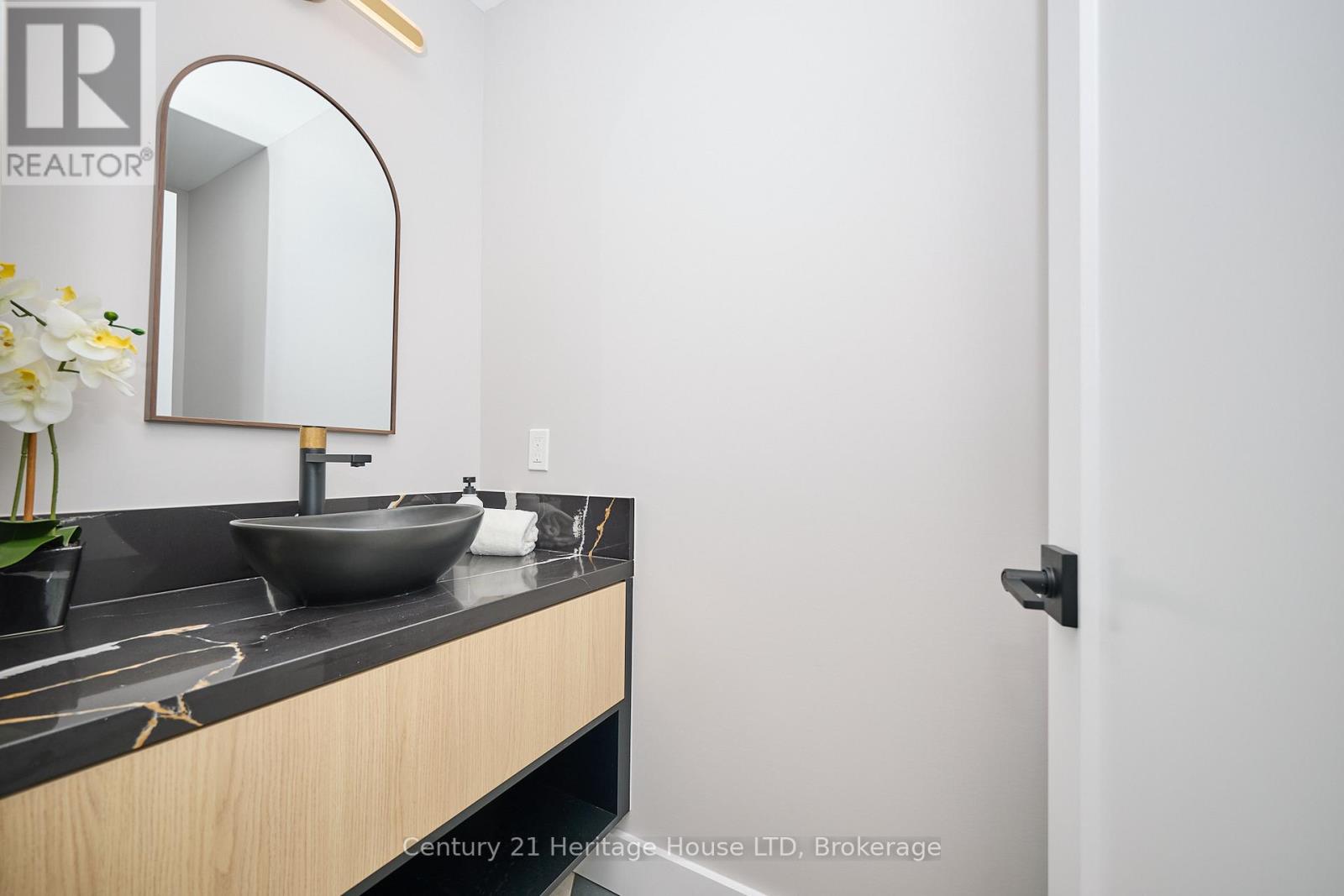 65 Highland Avenue, St. Catharines, Ontario  L2R 4H9 - Photo 24 - X12420873