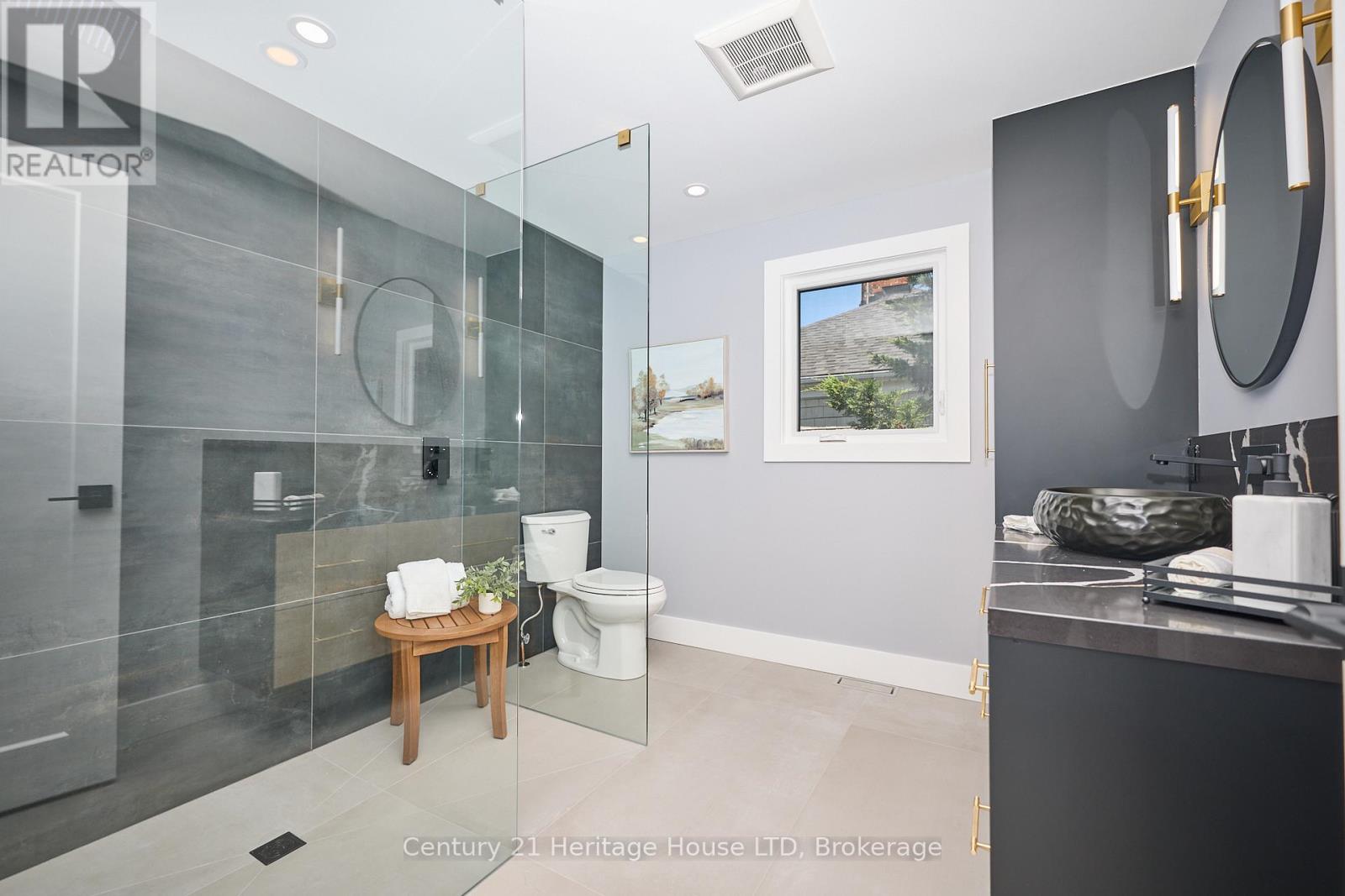 65 Highland Avenue, St. Catharines, Ontario  L2R 4H9 - Photo 30 - X12420873