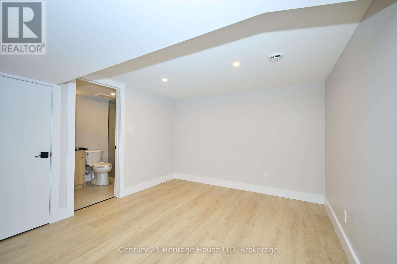65 Highland Avenue, St. Catharines, Ontario  L2R 4H9 - Photo 41 - X12420873