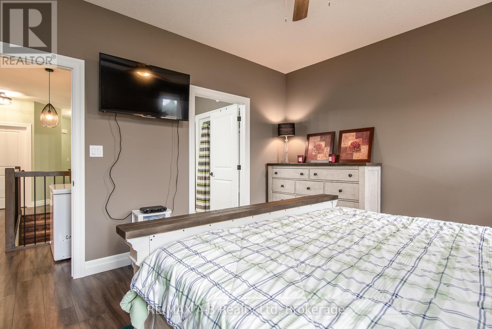 172 Hooper Street, St. Marys, Ontario  N4X 0C1 - Photo 31 - X12420765