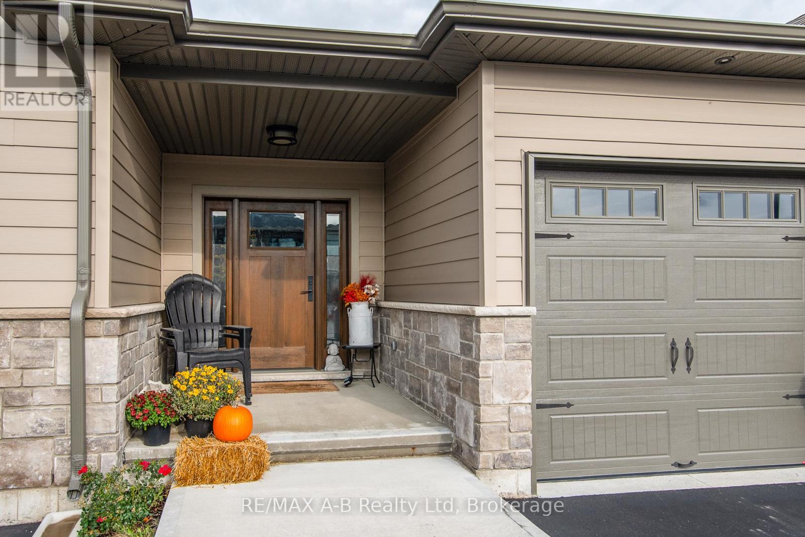 172 Hooper Street, St. Marys, Ontario  N4X 0C1 - Photo 7 - X12420765