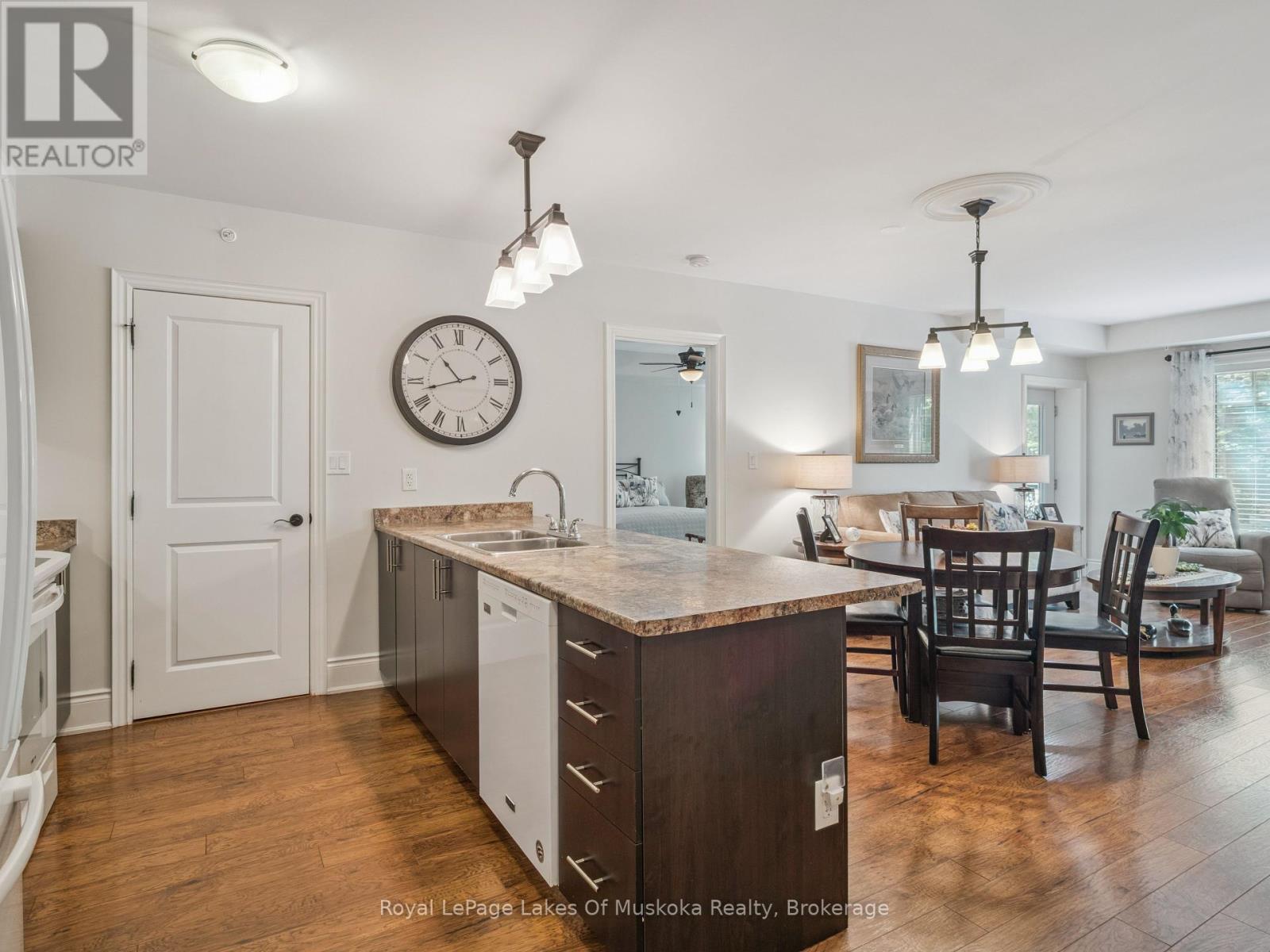 203 - 391b Manitoba Street, Bracebridge (Macaulay), Ontario  P1L 0B5 - Photo 5 - X12420807