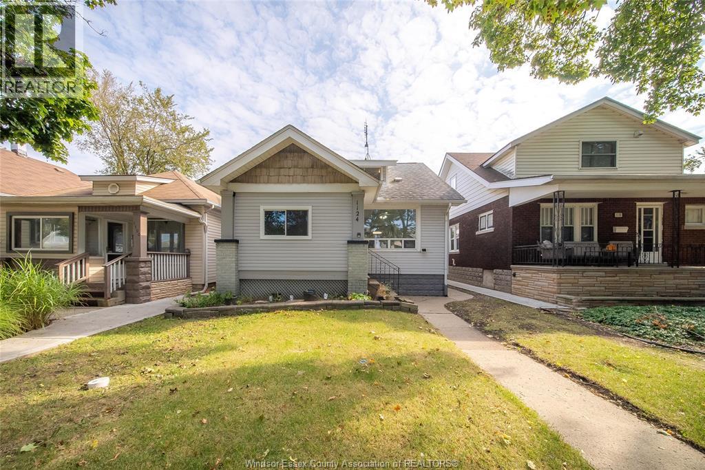 MLS# 25024073: 1124 JANETTE, Windsor, Canada