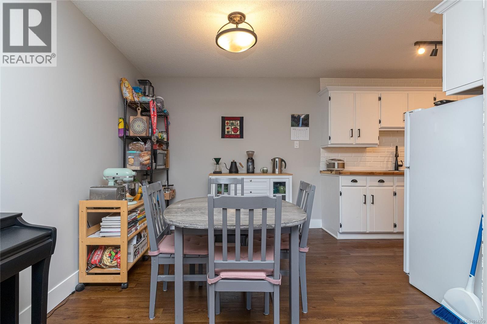 204 1024 Fairfield Rd, Victoria, British Columbia V8V 3A5 - Photo 10 - 1014229