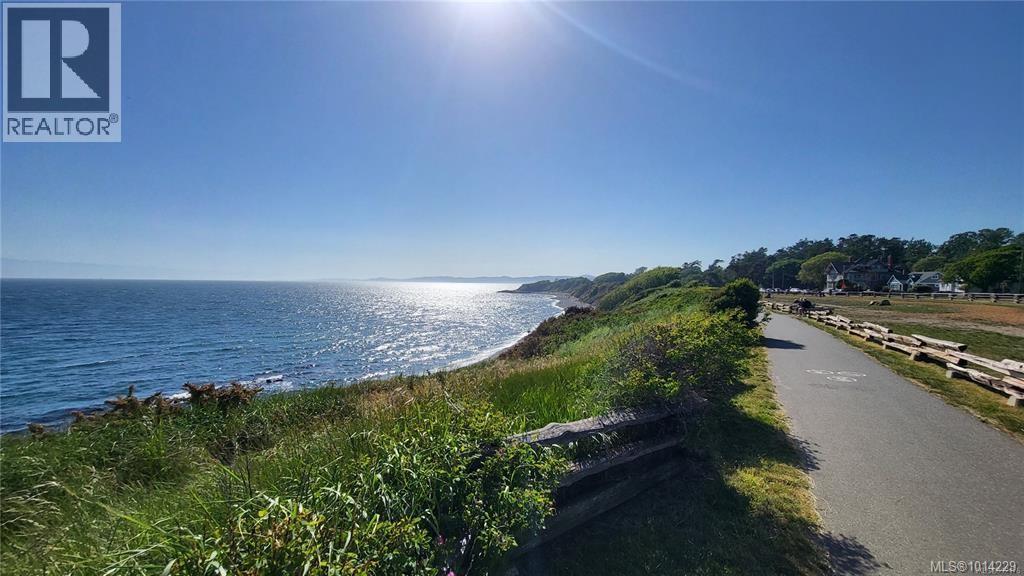 204 1024 Fairfield Rd, Victoria, British Columbia V8V 3A5 - Photo 33 - 1014229