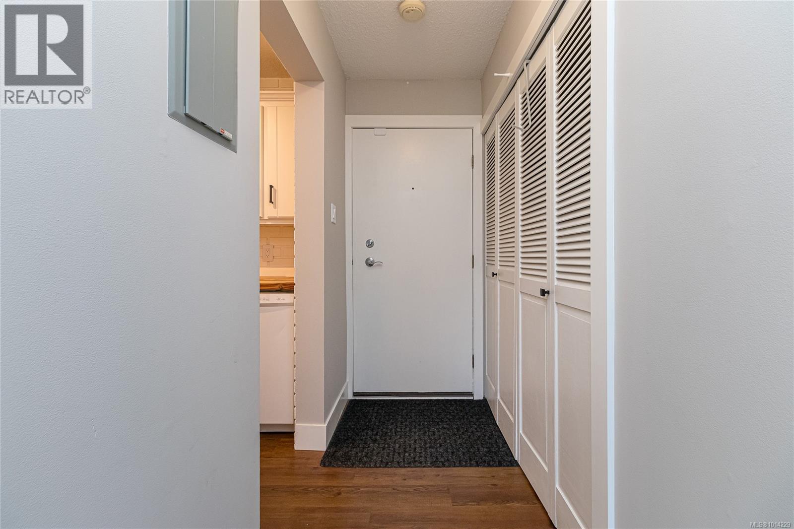 204 1024 Fairfield Rd, Victoria, British Columbia V8V 3A5 - Photo 5 - 1014229