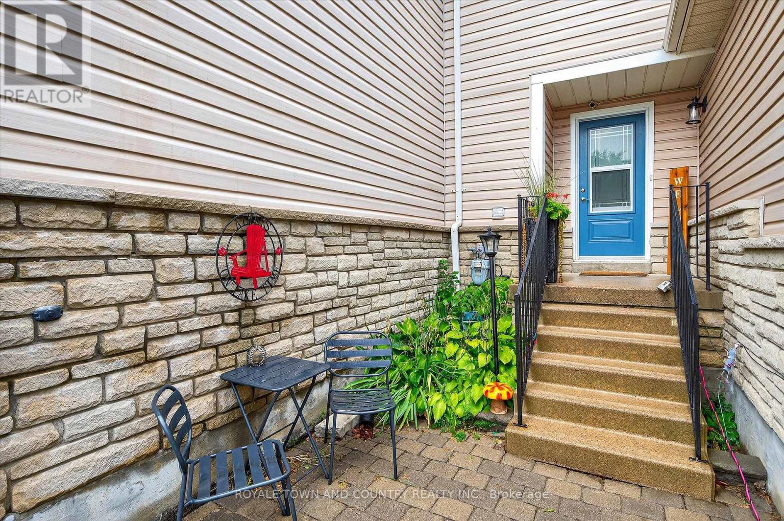 54 Ivory Court, Clarington, Ontario  L1C 5C1 - Photo 3 - E12420904
