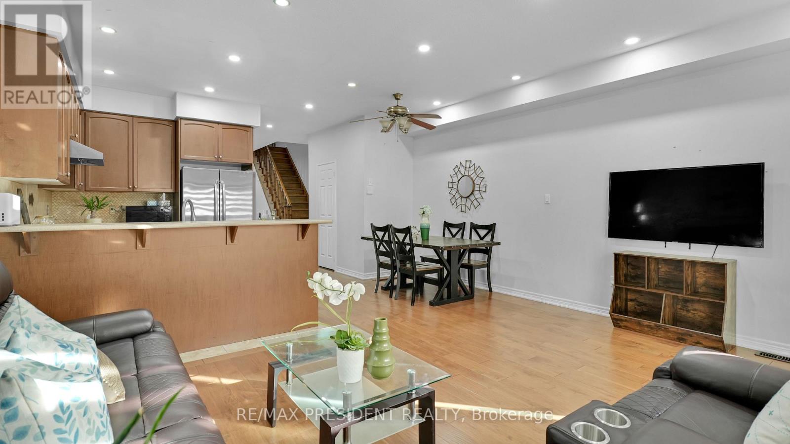 17 Frenchpark Circle, Brampton, Ontario  L6X 0Y6 - Photo 12 - W12420720