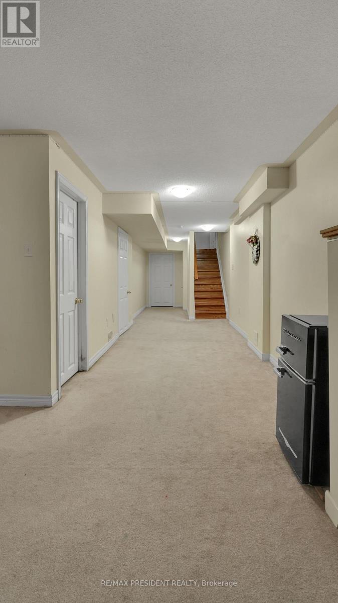 17 Frenchpark Circle, Brampton, Ontario  L6X 0Y6 - Photo 32 - W12420720