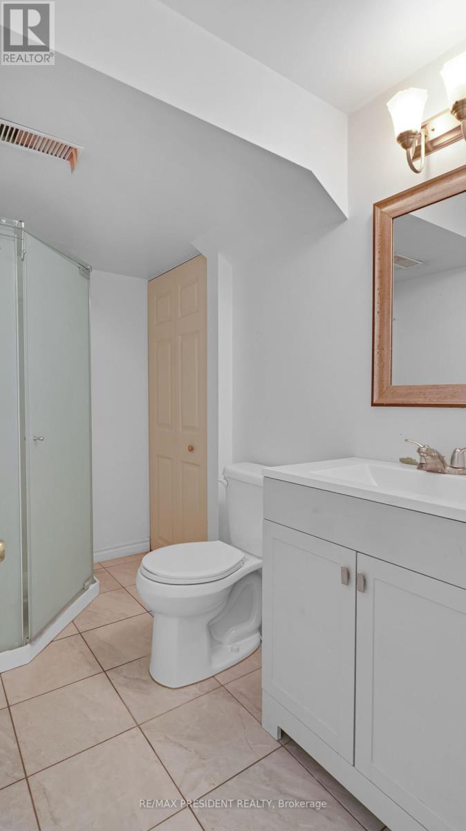 17 Frenchpark Circle, Brampton, Ontario  L6X 0Y6 - Photo 34 - W12420720
