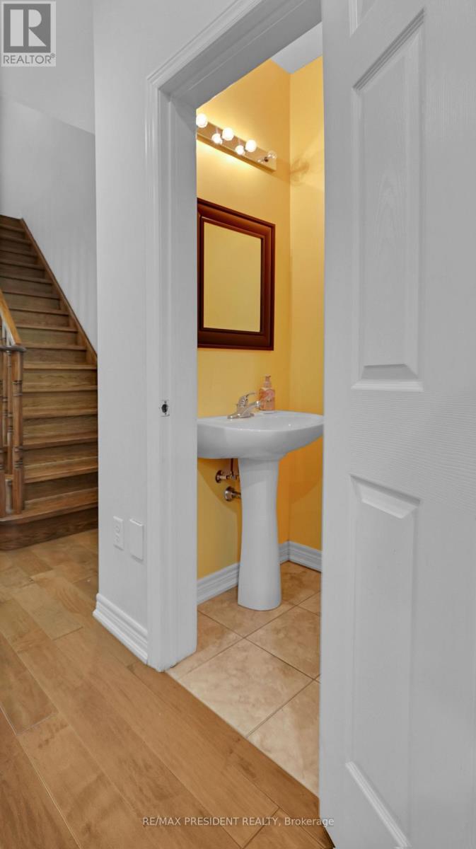 17 Frenchpark Circle, Brampton, Ontario  L6X 0Y6 - Photo 36 - W12420720