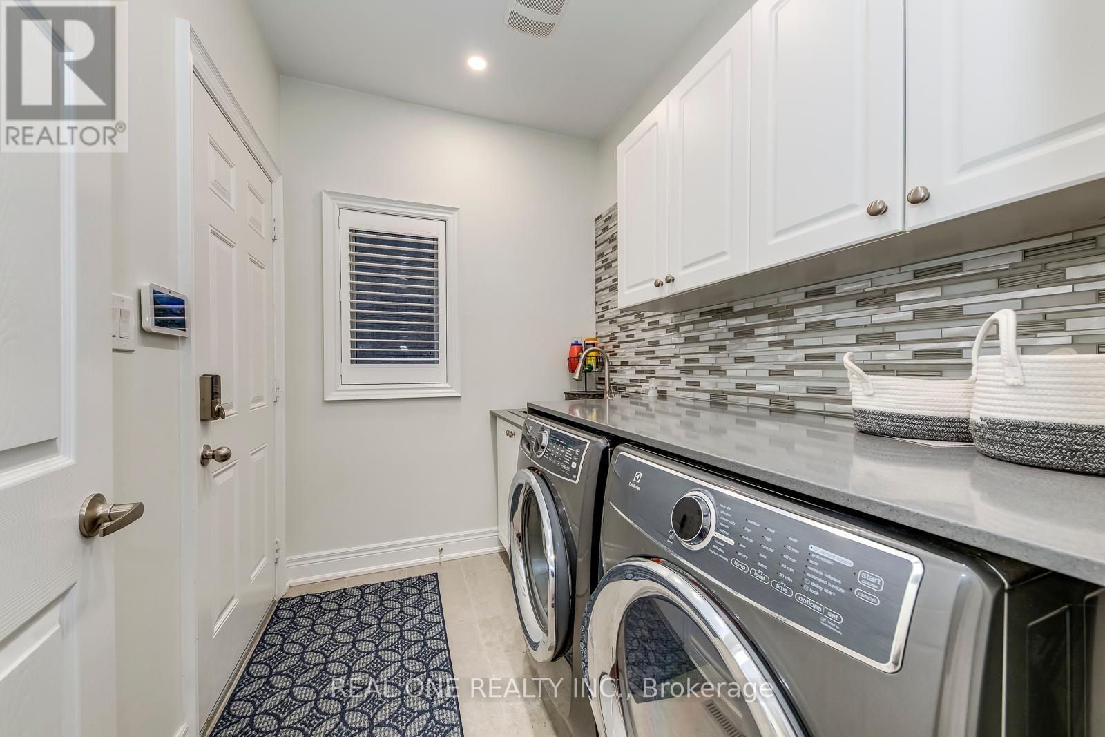 2336 Thruxton Drive, Oakville, Ontario  L6H 0C5 - Photo 20 - W12420725