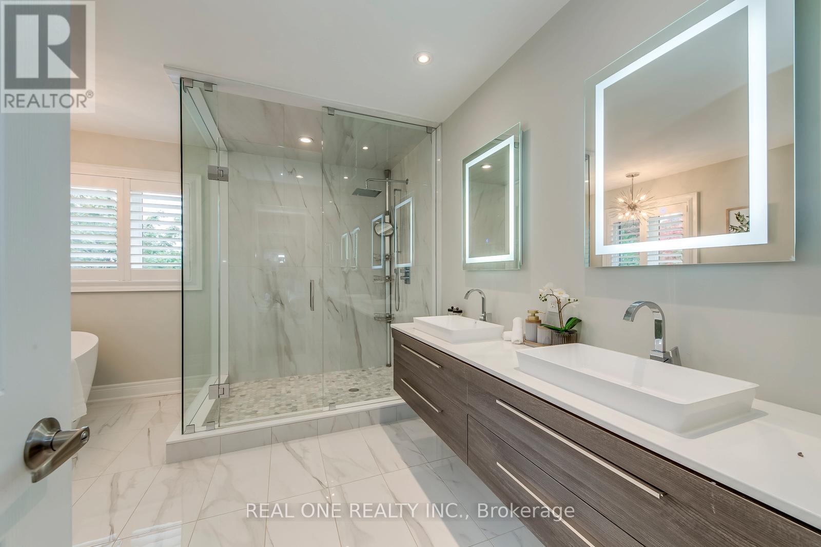 2336 Thruxton Drive, Oakville, Ontario  L6H 0C5 - Photo 24 - W12420725