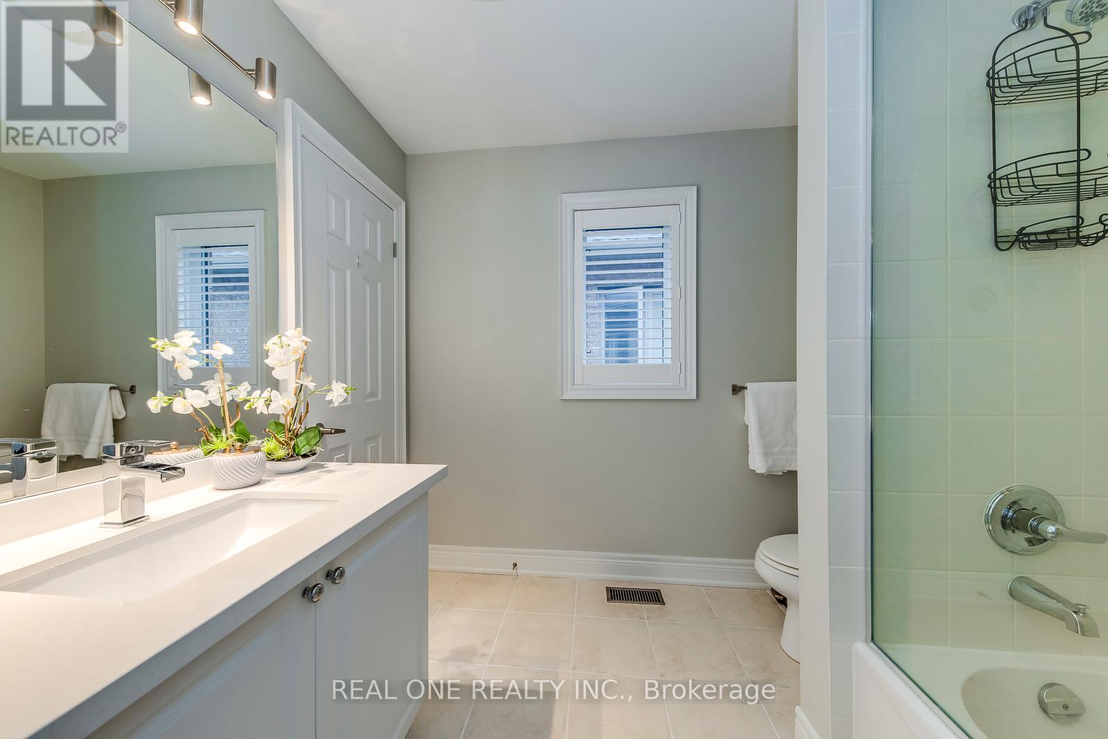 2336 Thruxton Drive, Oakville, Ontario  L6H 0C5 - Photo 28 - W12420725