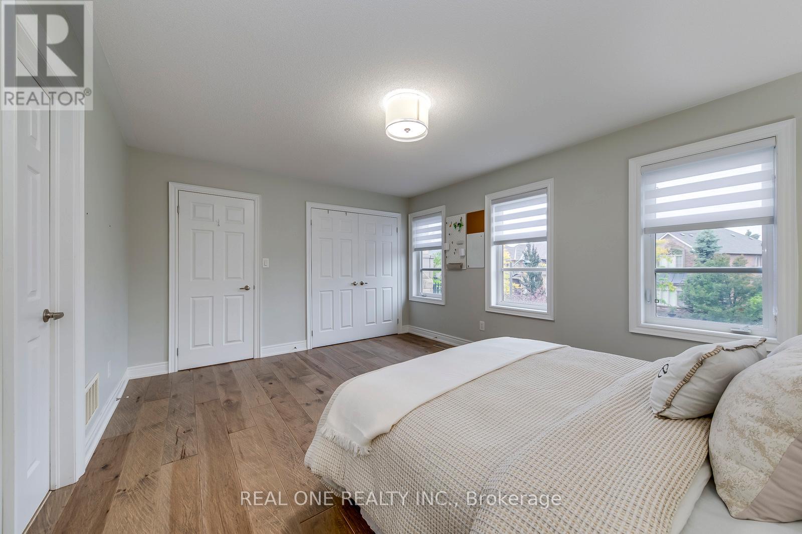 2336 Thruxton Drive, Oakville, Ontario  L6H 0C5 - Photo 31 - W12420725